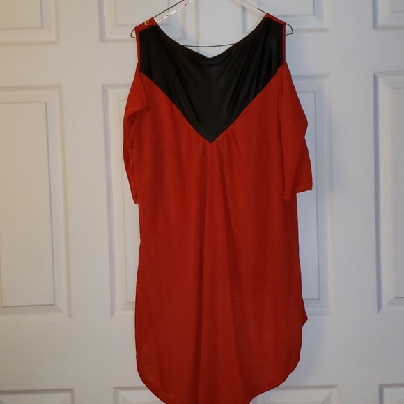 2 B Me blouse NWT - Picture 6 of 11